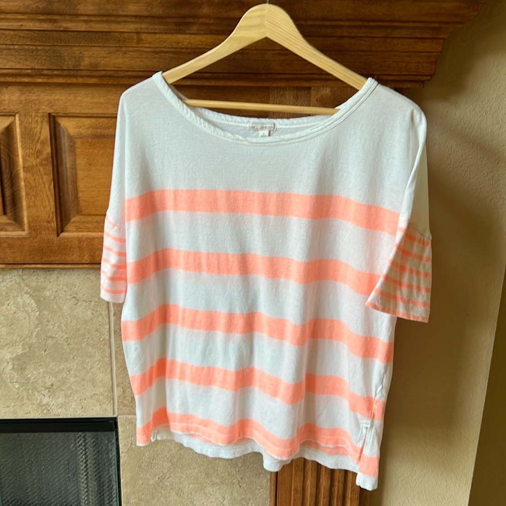 Gap peach and white top